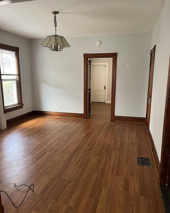 1st image of 328 Locust Ave