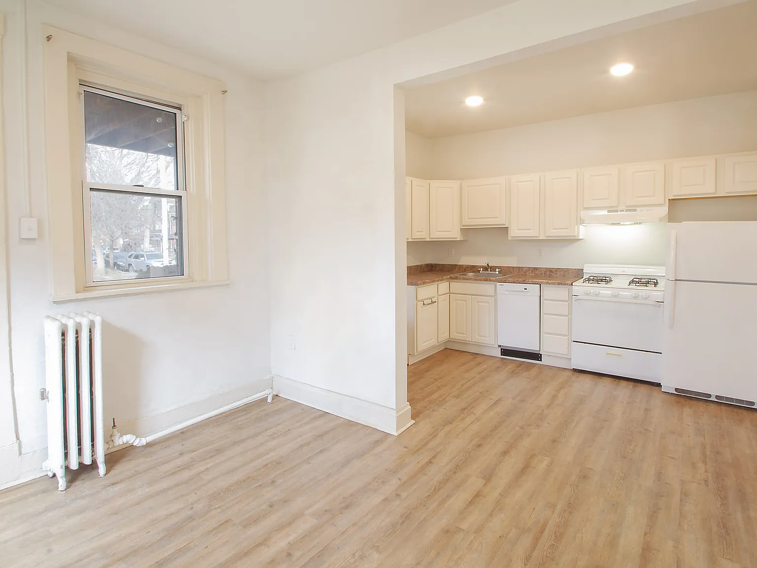 423 Biddle Ave — Photo 3