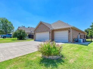 300 Bailey St, Blanchard, OK 73010