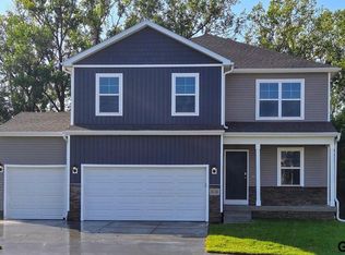 8126 N 170th Ter, Bennington, NE 68007