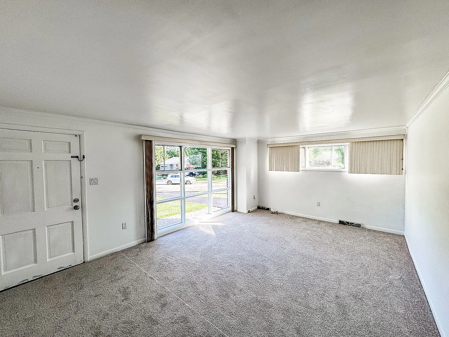 2 bed, 1.5 bath, 2198 sqft, $2,200 — Photo 3