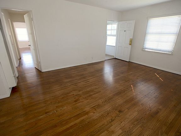 3rd image of 6859 Willoughby Ave