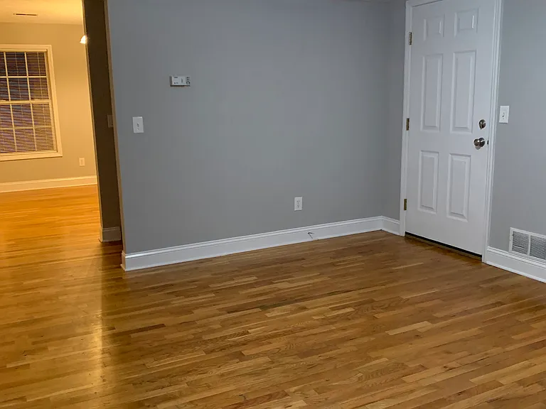 626 Hampton Way — Photo 10