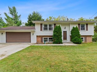 2898 Gravel Ridge Dr, Rochester Hills, MI 48307