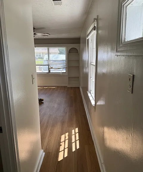 E Northside Dr — Photo 11