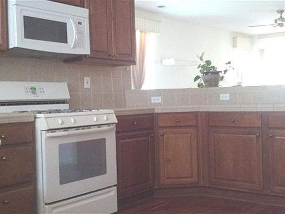 4th image of 2110 Avella Dr