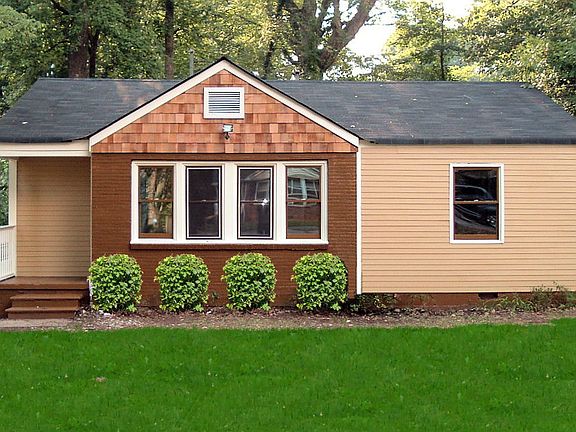 Front view - grass not as pictured! :-)