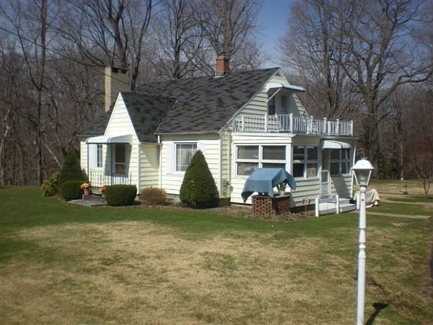 2nd image of 653 Seven Hills Rd