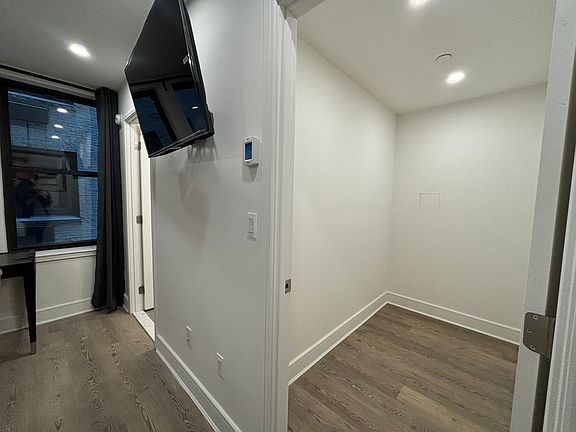 4th image of 45 W 81st St #5G