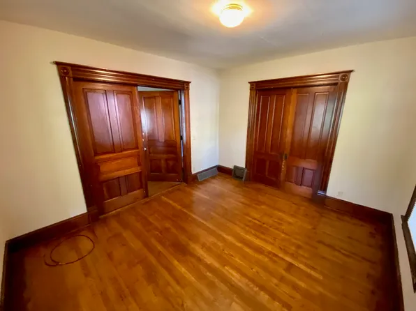 710 Division St, La Crosse, WI 54601