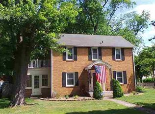19615 Paxson Dr S, South Bend, IN 46637
