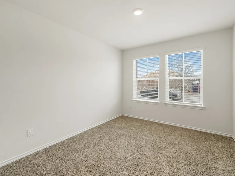 1531 Brooke Dr — Photo 7