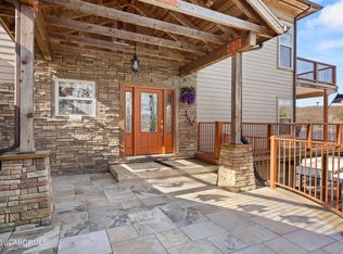 327 Spring Rd, Lake Ozark, MO 65049