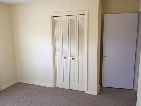 5th image of 3833 Telstar Dr