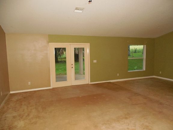 5th image of 526 Colonial Dr