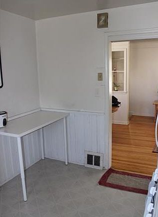 5th image of 4100 Greenway Ave