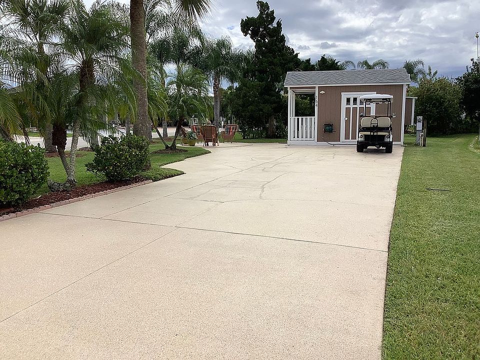 1st image of 164 Plantation Dr