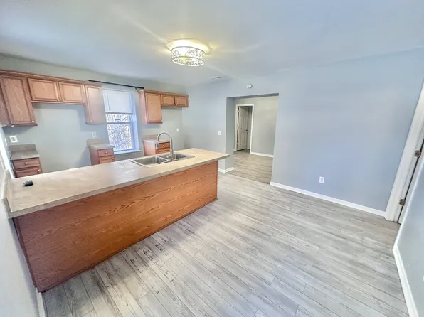 1751 Clara St, Clinton Township, MI 48036