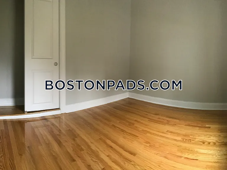 6 Saint James St — Photo 13