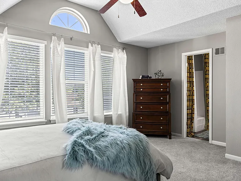 The Louis Townhomes — Photo 35