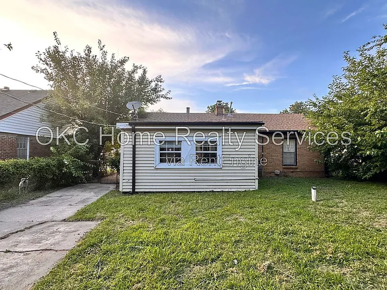 2048 NE 18th St — Photo 12