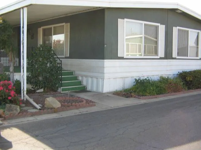 2240 Yosemite Pkwy Spc 39 photo 1