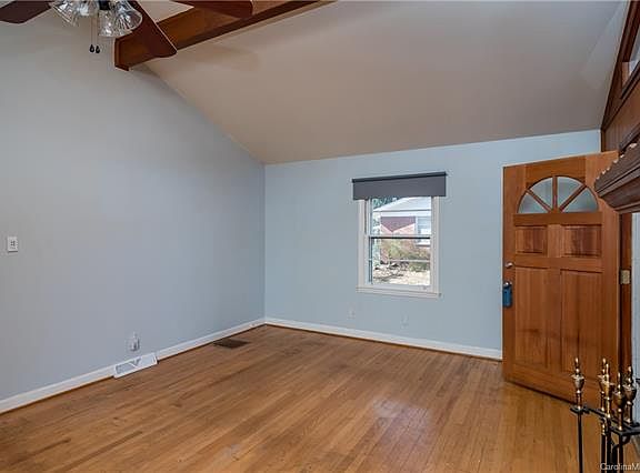 4th image of 1022 Clarkson St