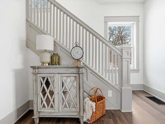 5th image of 19378 Mudhollow Rd