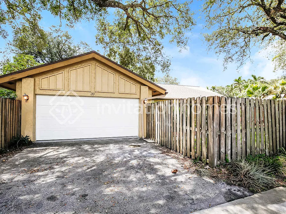 39 Forest Cir