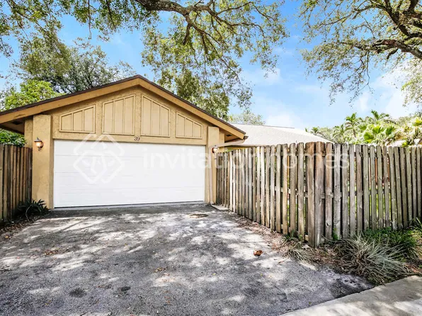 39 Forest Cir, Cooper City, FL 33026