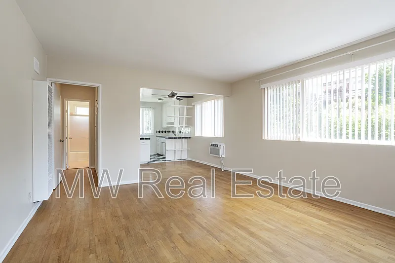 1 bed, 1.0 bath, 900 sqft, $2,600 — Photo 2
