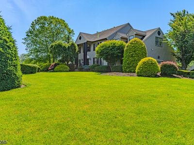 2 Navajo Ln, Freehold, NJ, 07728