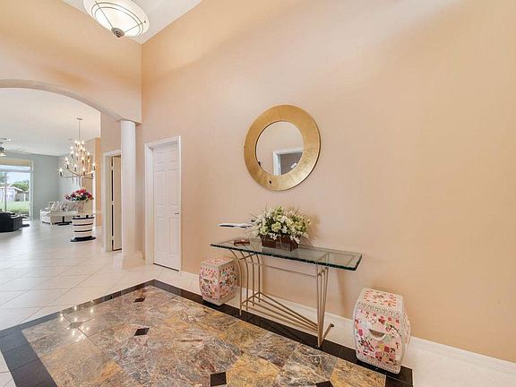 4th image of 7726 Campania Dr