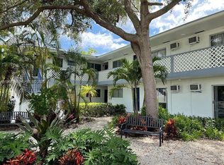 13025 Emerald Dr #253, Miami, FL 33181