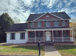 402 Jersey Dr, Moundsville, WV 26041