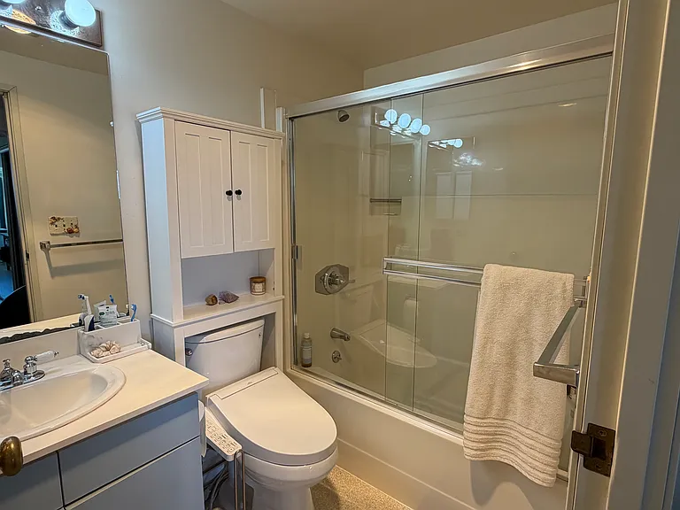 601 Van Ness Ave #504 — Photo 5