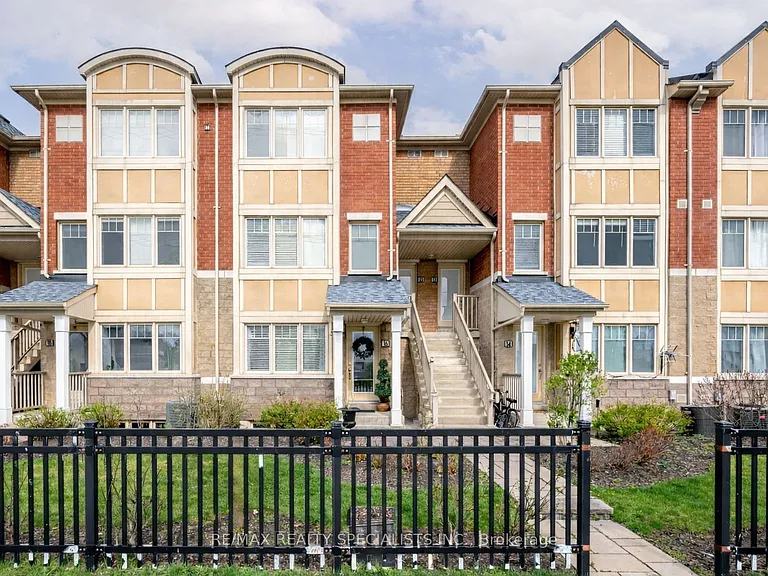 3975 Eglinton Ave W #16 — Photo 1