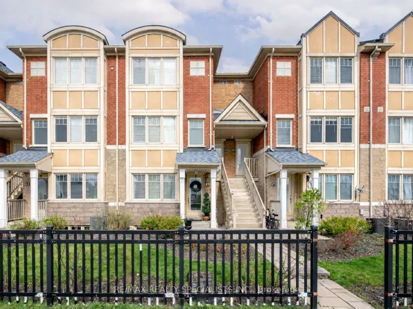 3975 Eglinton Ave W #16, Mississauga, ON L5M 0E7