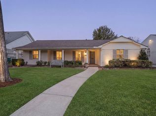 6162 Meadow Lake Ln, Houston, TX 77057