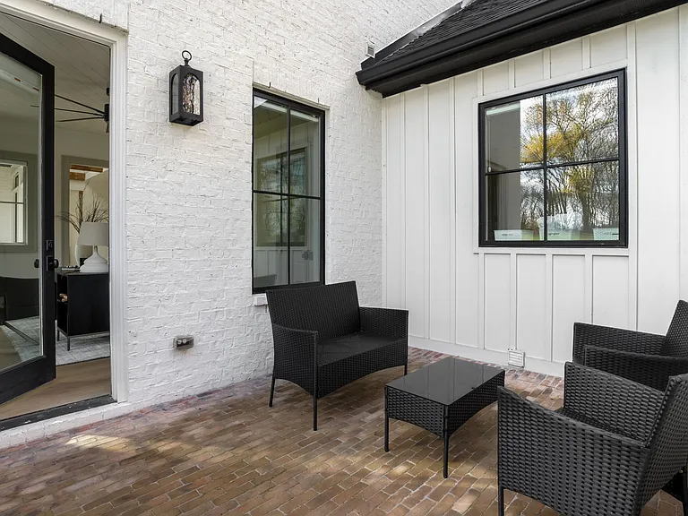4613 Villa Green Dr — Photo 44