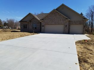 6073 Cousins Dr, Swartz Creek, MI 48473