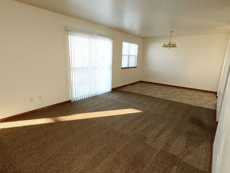 219 Tanglewood Dr #C — Photo 2