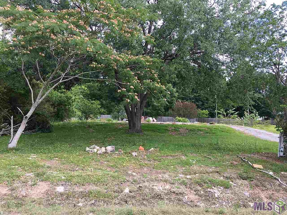 2nd image of 43322 Norwood Rd