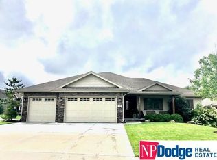 19503 Frances Cir, Omaha, NE 68130