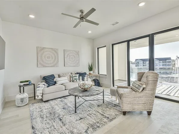 199 Waterpoint Ct #205, Montgomery, TX 77356