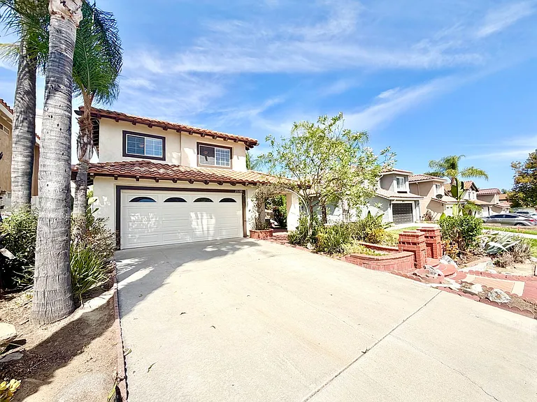 25188 Via Las Lomas — Photo 2