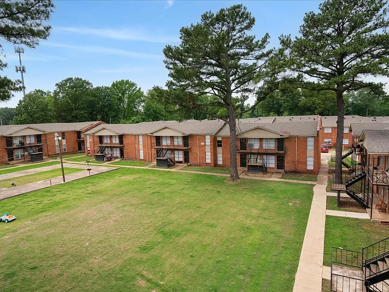 Getwell Pointe Apartments — Photo 7