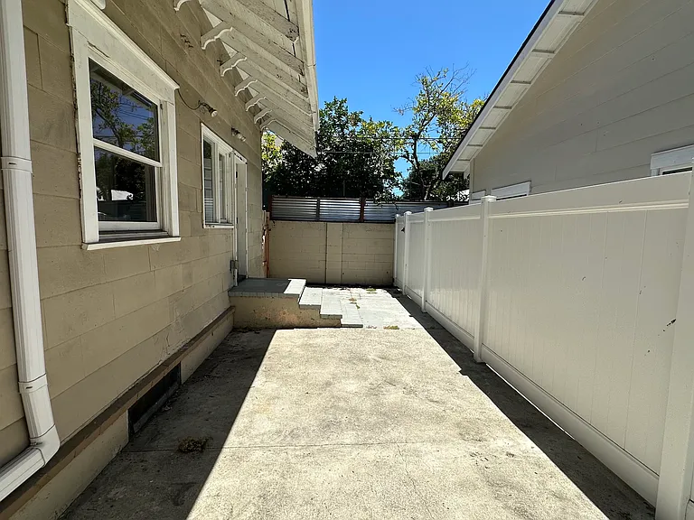 402 S Sycamore St #402 — Photo 10