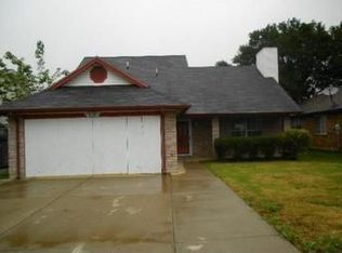 907 Danforth Pl, Arlington, TX 76017