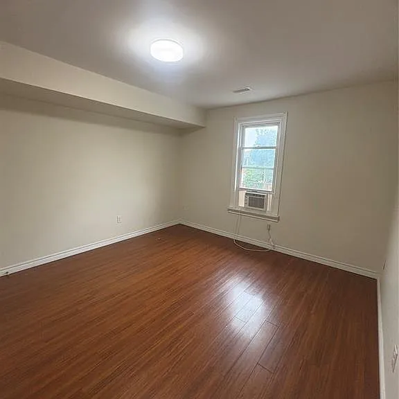 853 Pillette Rd #2 — Photo 8